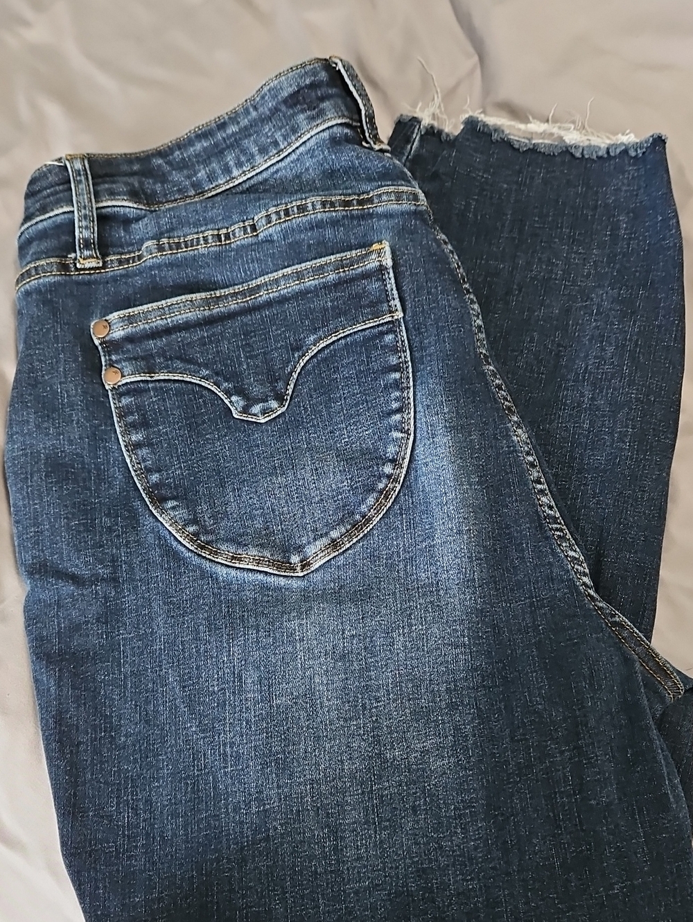 Judy Blue Dark Blue Ankle Crop Jeans with Raw Hem